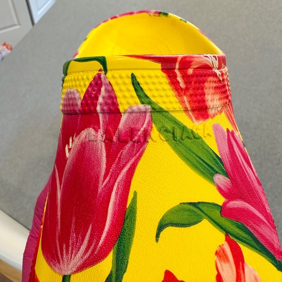 Balenciaga x Crocs Tulip Pool Slides - Picture 3 of 12